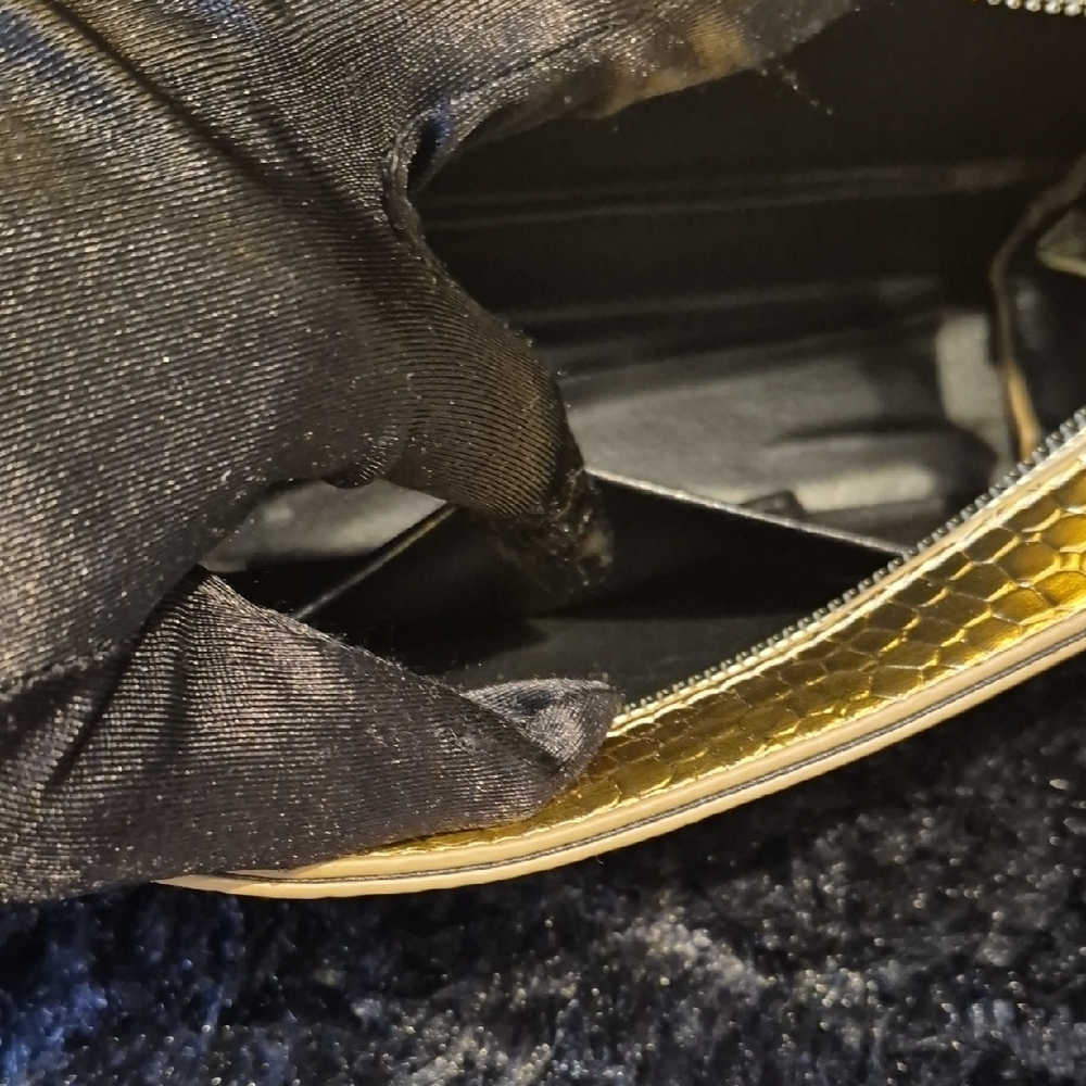 Chic Gold Crocodile Embossed Clutch with Gold Leopard Handle - Picture 17 of 17